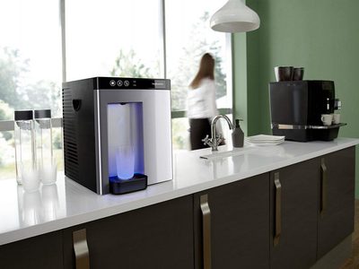 Water filter on bar